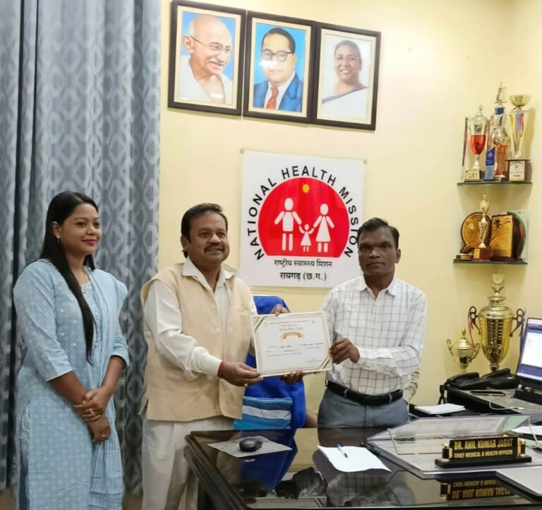 फिल्म अभिनेता तरुण बघेल ‘एड्स जागरूकता’ के लिए हुए सम्मानित