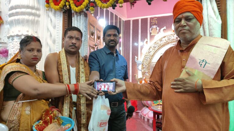  *दिलीप षड़ंगी व दीपक आचार्य की आवाज़ में “जय जय काली” आरती गीत का भव्य विमोचन अष्टमहालक्ष्मी मंदिर में *